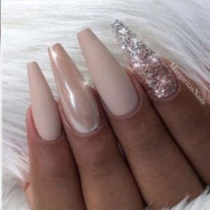 Meet your Posher, Ahlam